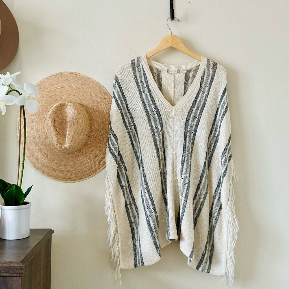 Altar'd State | Knit Fringe Poncho Sweater | Size: S/M